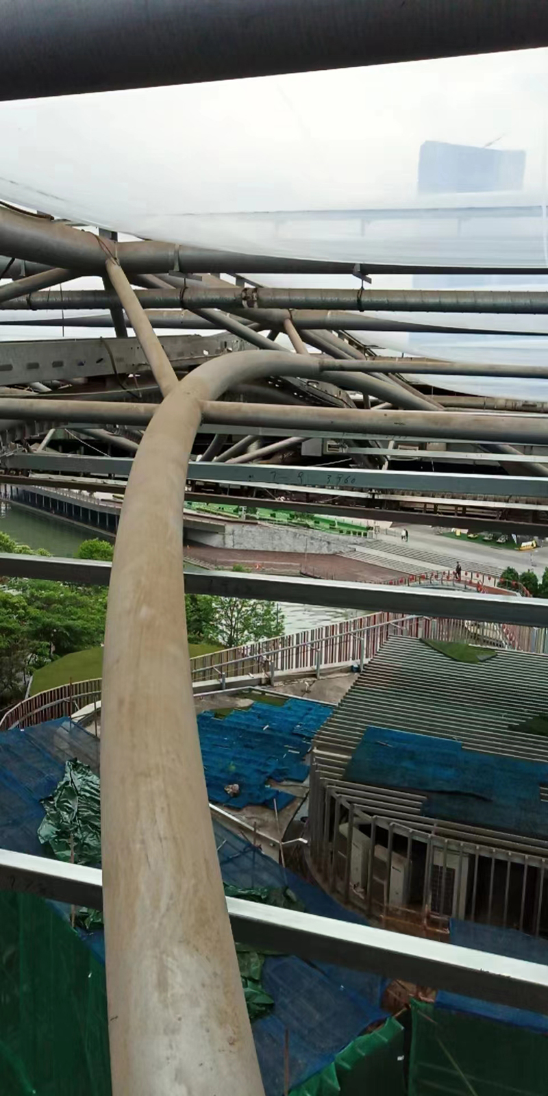 苏州时代广场天幕的超声波检测